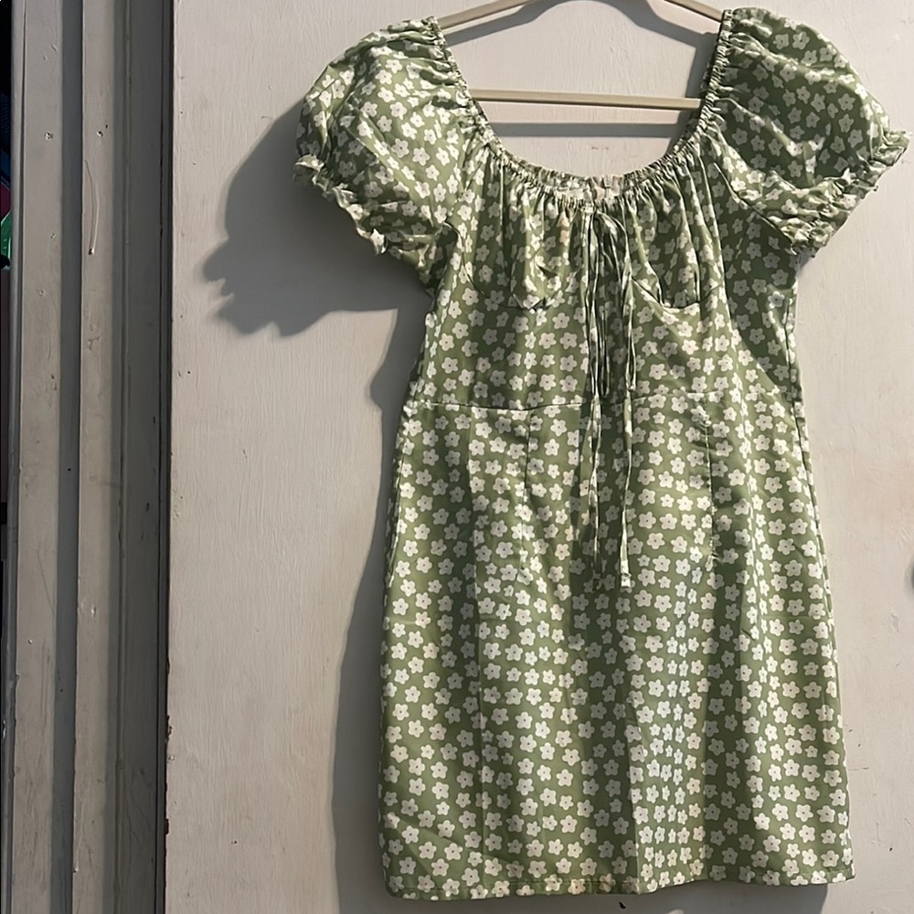 SHEIN‎ Green Puff Sleeve Smocked Blouse